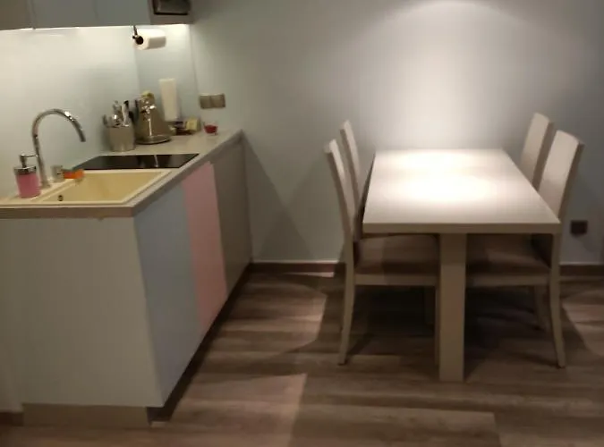 Ice Cream Apartment *